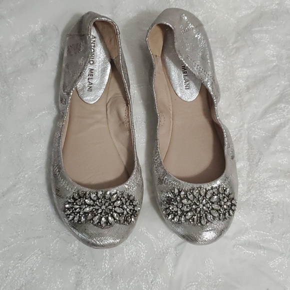 Antonio Melani Silver Metallic Comfortable Flats - Picture 1 of 8